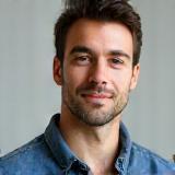 Portrait of Bastien Fournier, a dedicated volunteer trainer in Lyon.